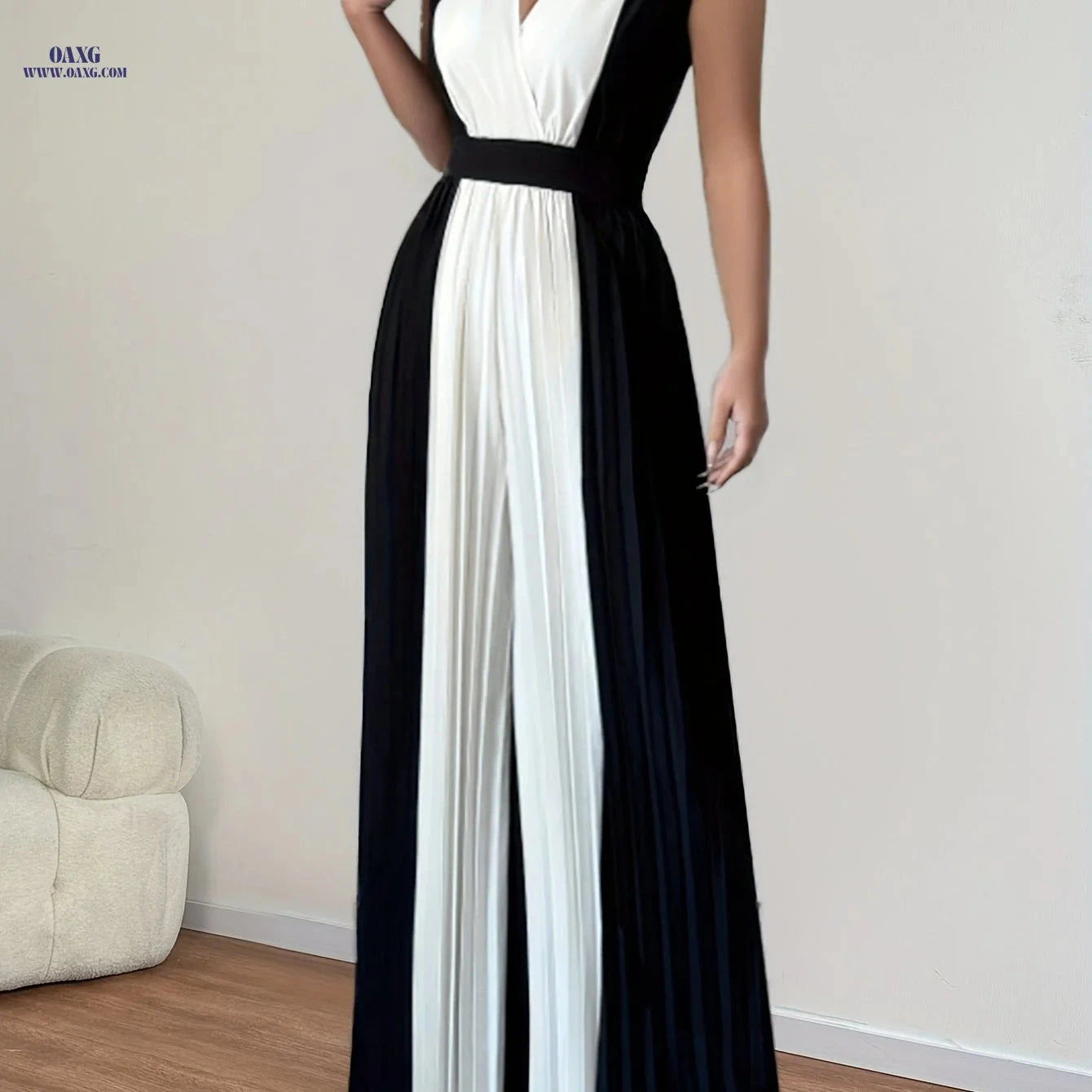 Women’s Elegant Jumpsuit - Stylish V-Neck Design for Summer Wear   OAXG Black And White Color / S