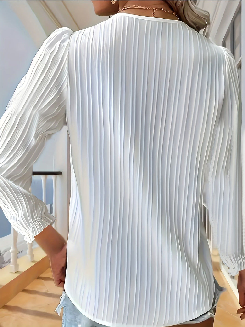 Women's Elegant Lace-Like Textured V-Neck Short Sleeve Blouse - Lightweight Breathable Casual Shirt, Machine Washable Solid Color Top for Spring & Summer   OAXG White / S