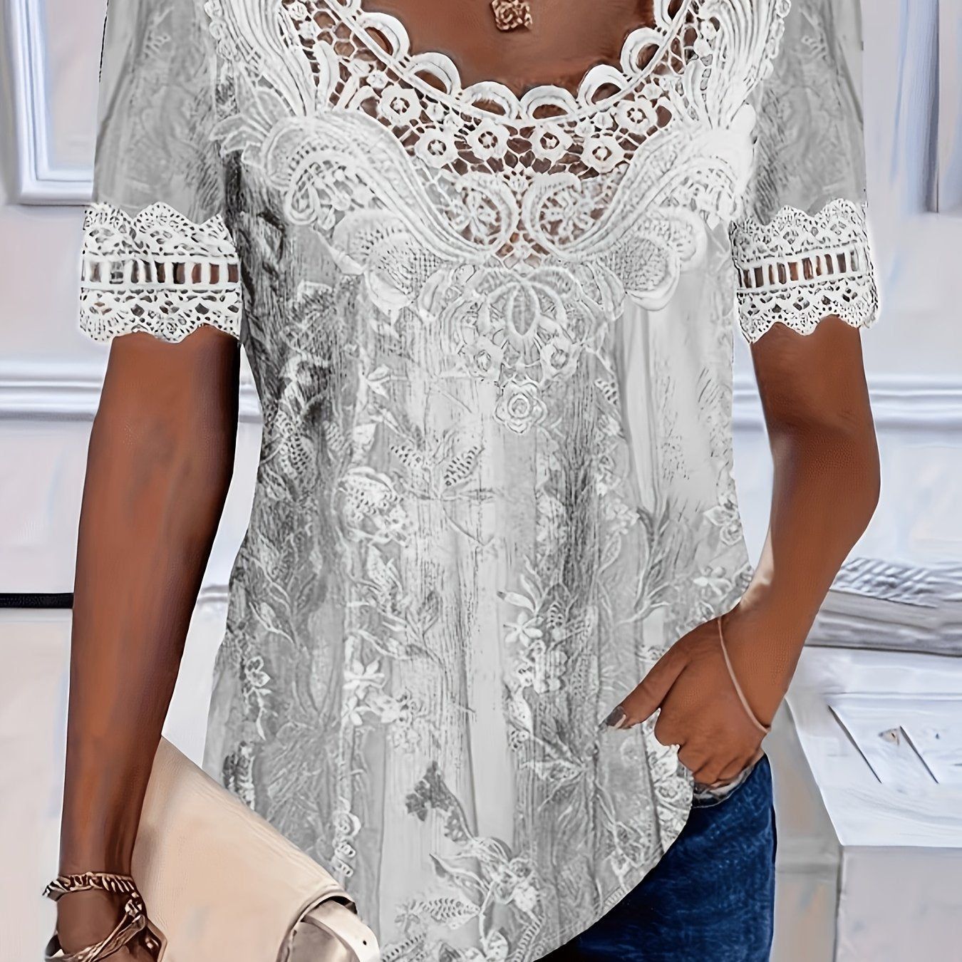 Women's Elegant Lace Trim Round Neck T-Shirt - Short Sleeve Blouse-Compatible Top with Plant Print Suitable for Spring Summer Fall, Casual Casual Attire, Machine Washable Regular Fit Non-Sheer Shirt for Office to Semi-Formal Outfits   OAXG