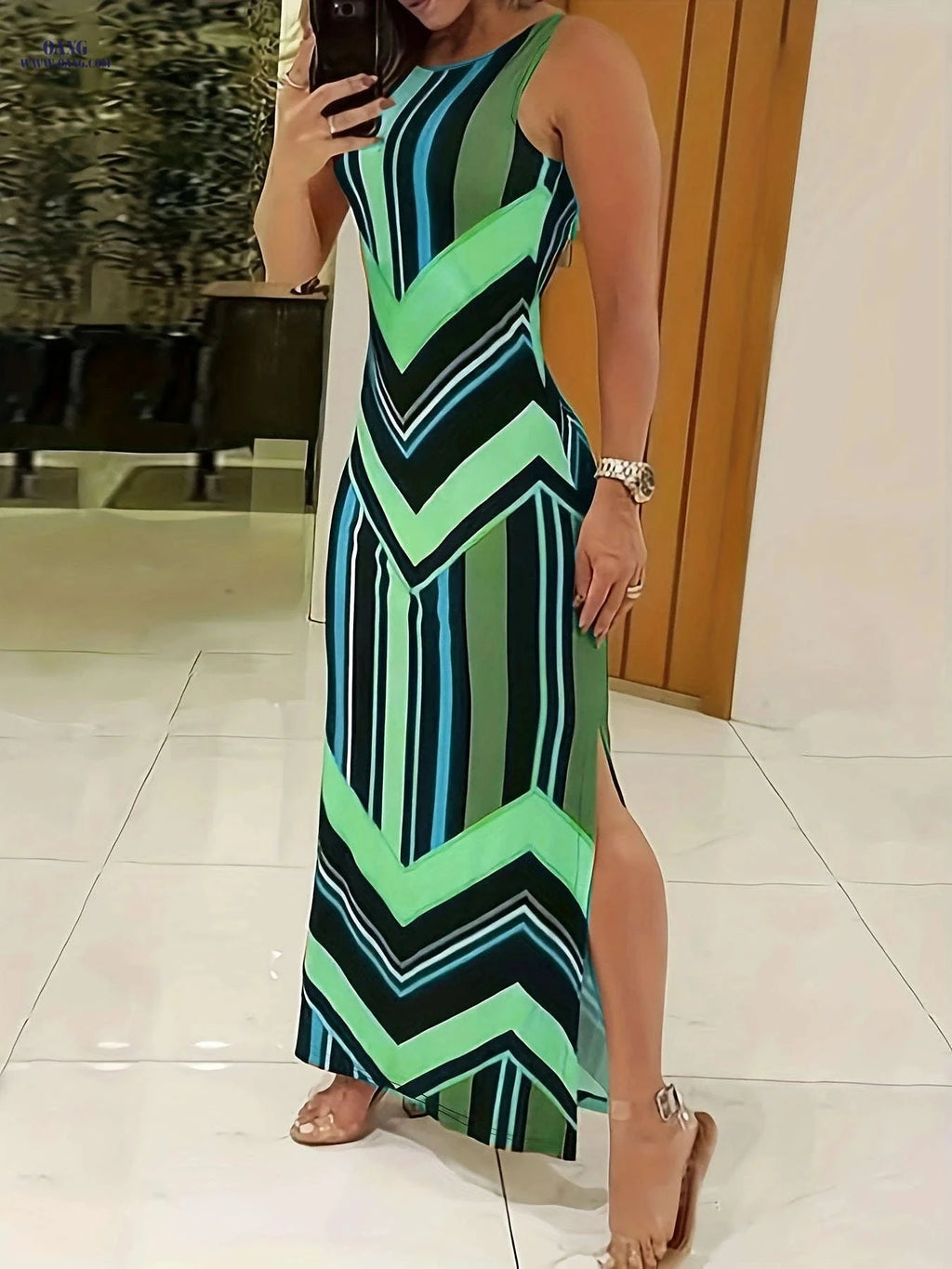 Women's Elegant Sleeveless Maxi Dress - Chic Geometric Pattern Style   OAXG 