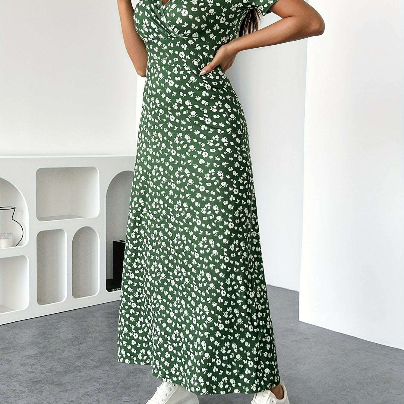 Women's Elegant V-Neck Floral Dress - High Elasticity, Machine Washable   OAXG 
