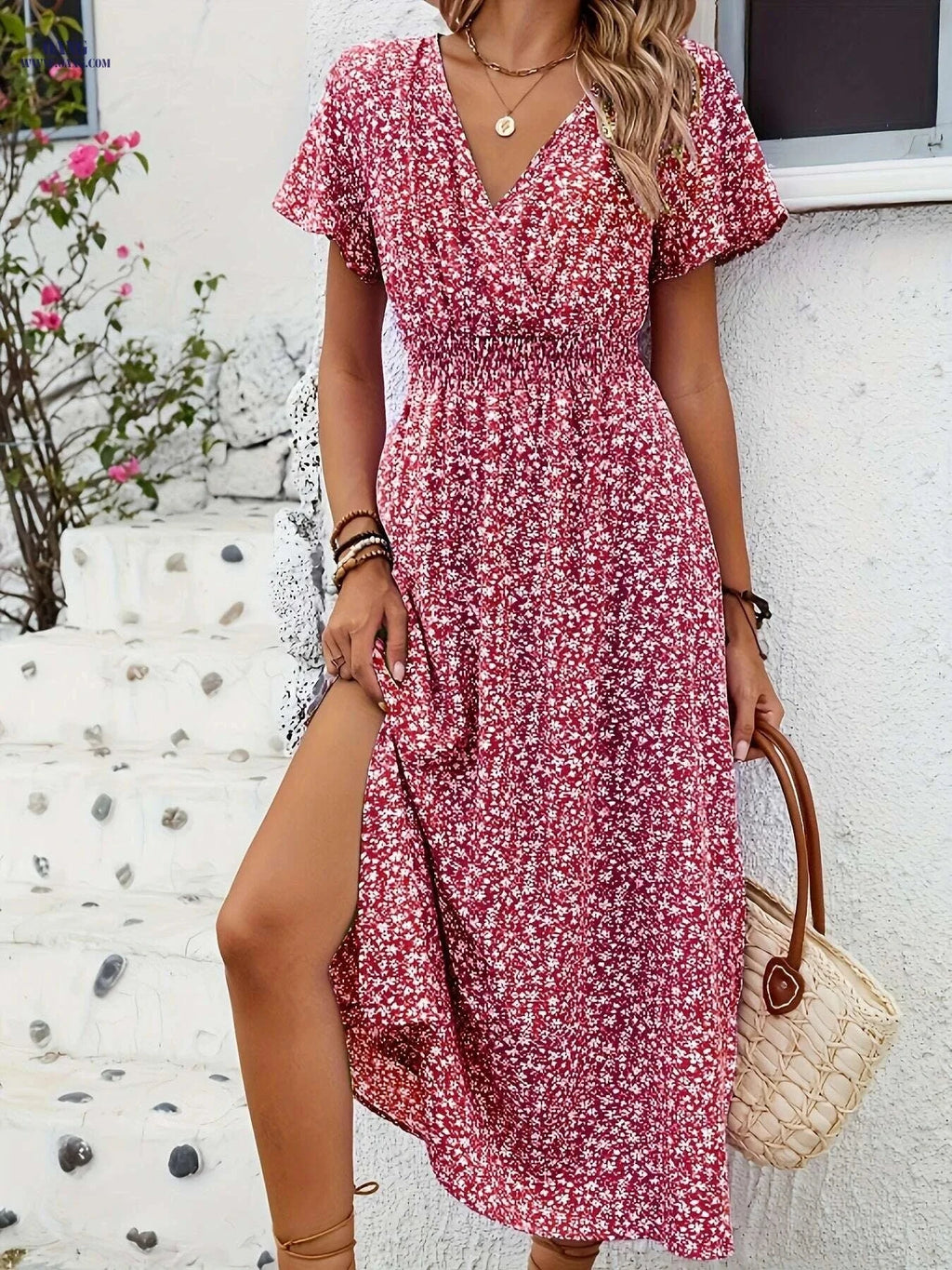 Women's Floral Maxi Dress - Lightweight V-Neck, Side Slit Style   OAXG 