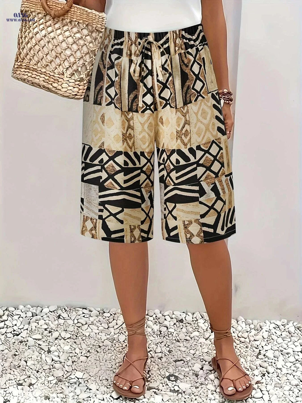 Women's Geometric Print Casual Shorts - Black & Beige All-Season Wear   OAXG 