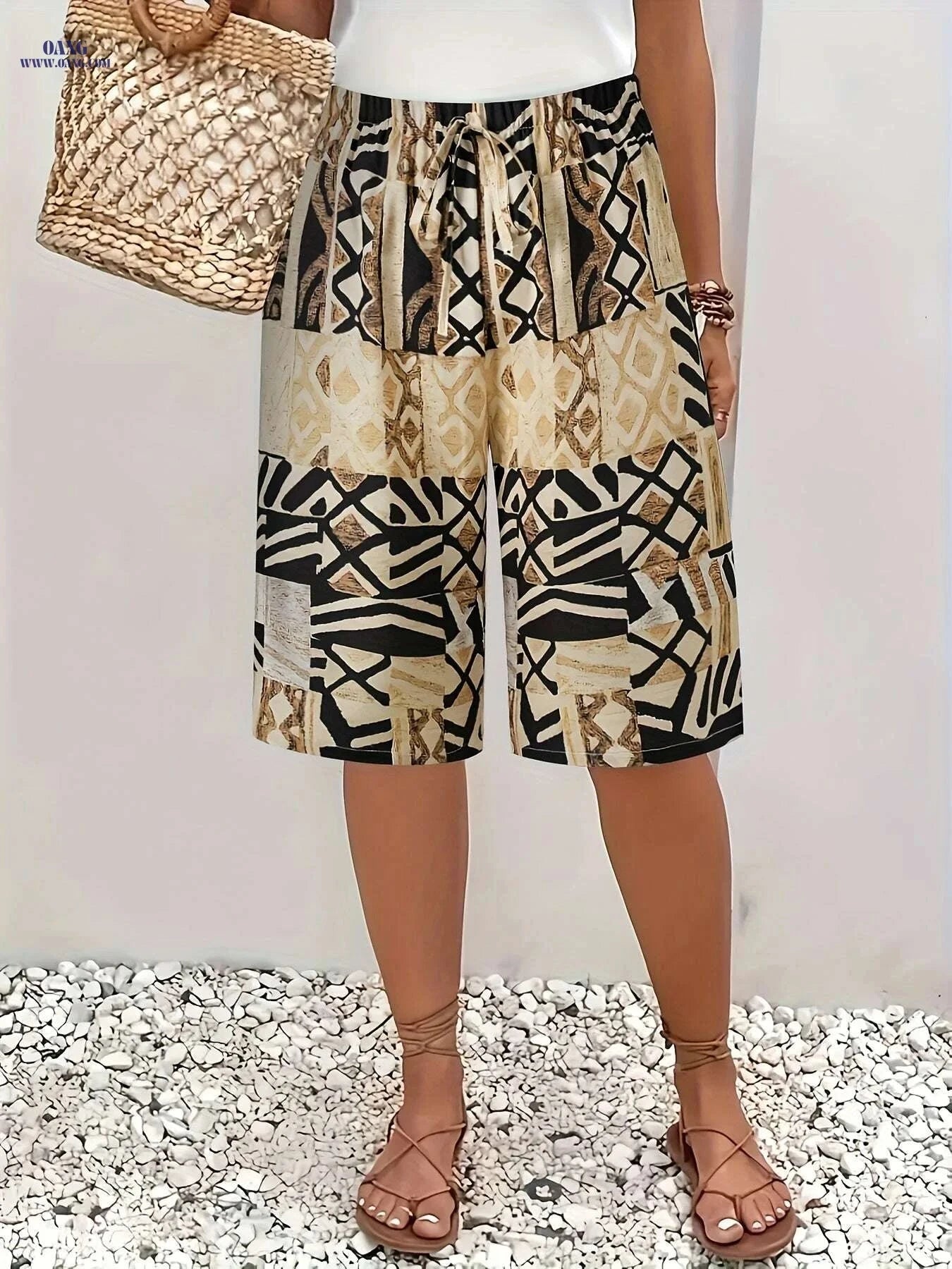 Women's Geometric Print Casual Shorts - Black & Beige All-Season Wear   OAXG 