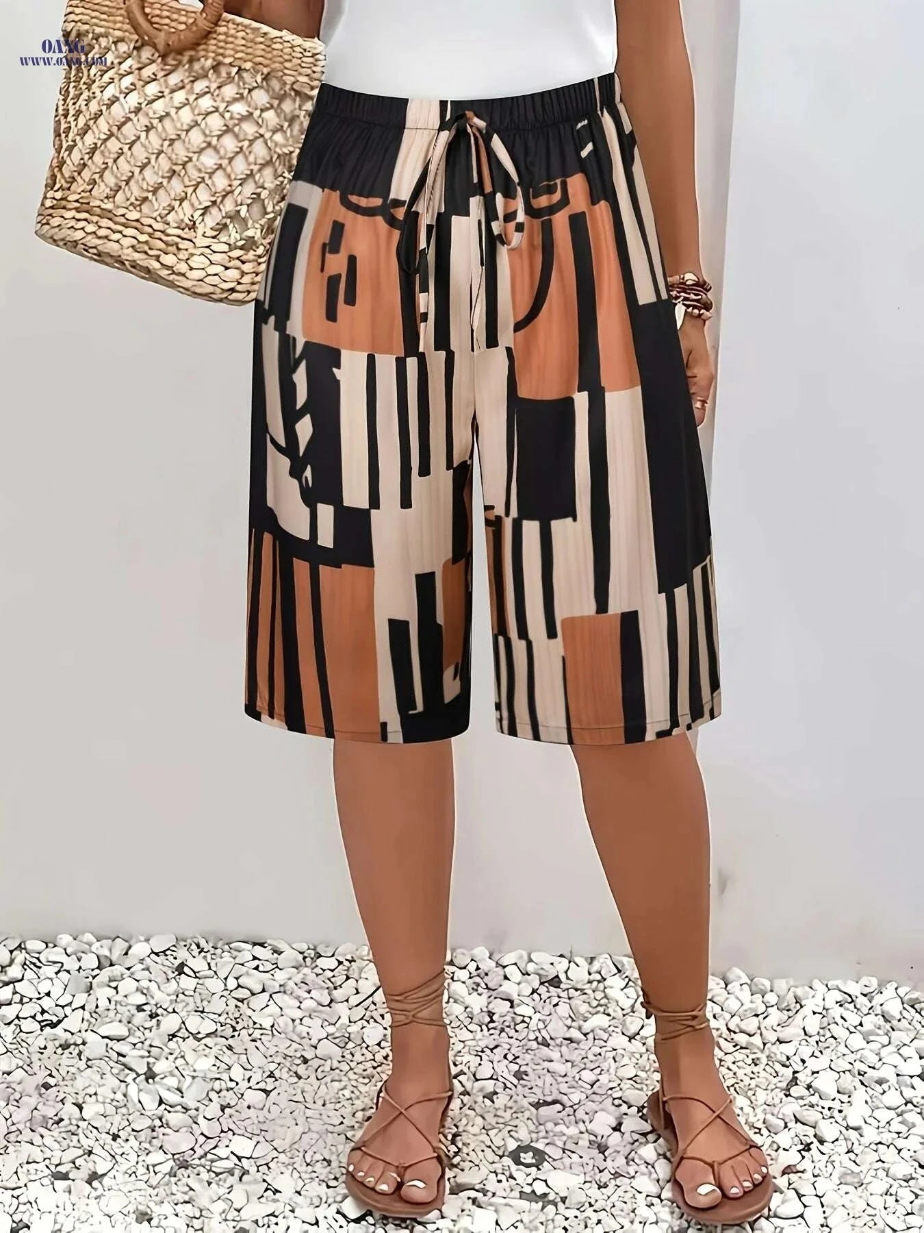 Women's Geometric Print Drawstring Shorts - Lightweight Polyester Comfort   OAXG 