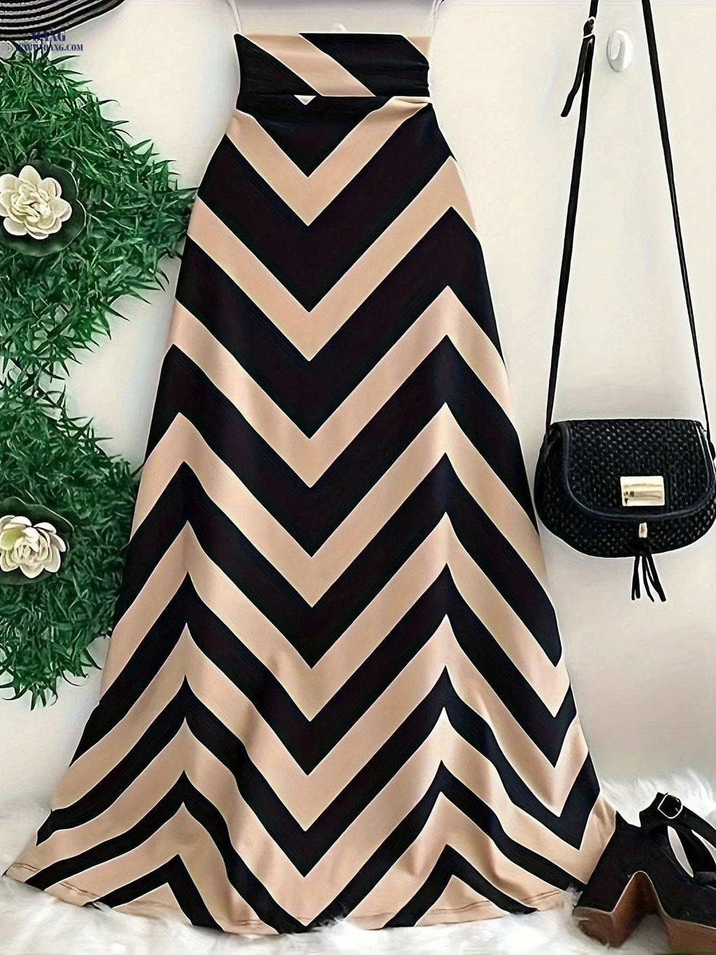 Women's Geometric Print Maxi Skirt - High-Waisted Flared Elegance   OAXG 