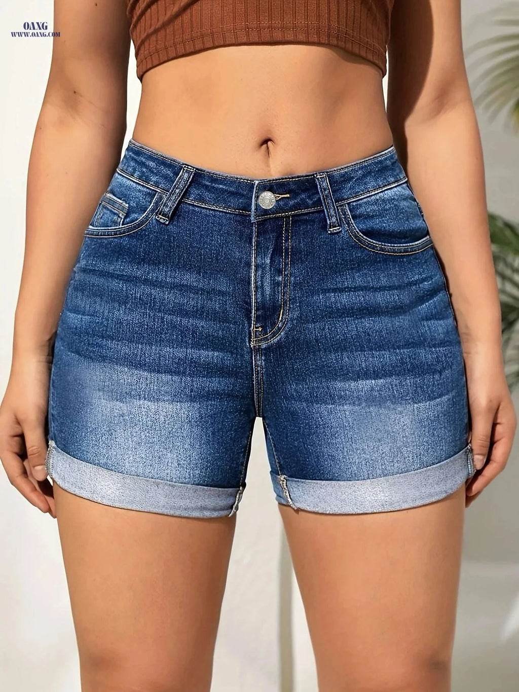 Women's High-Waist Stretch Jeans Shorts - Gradient Light to Dark Blue   OAXG 