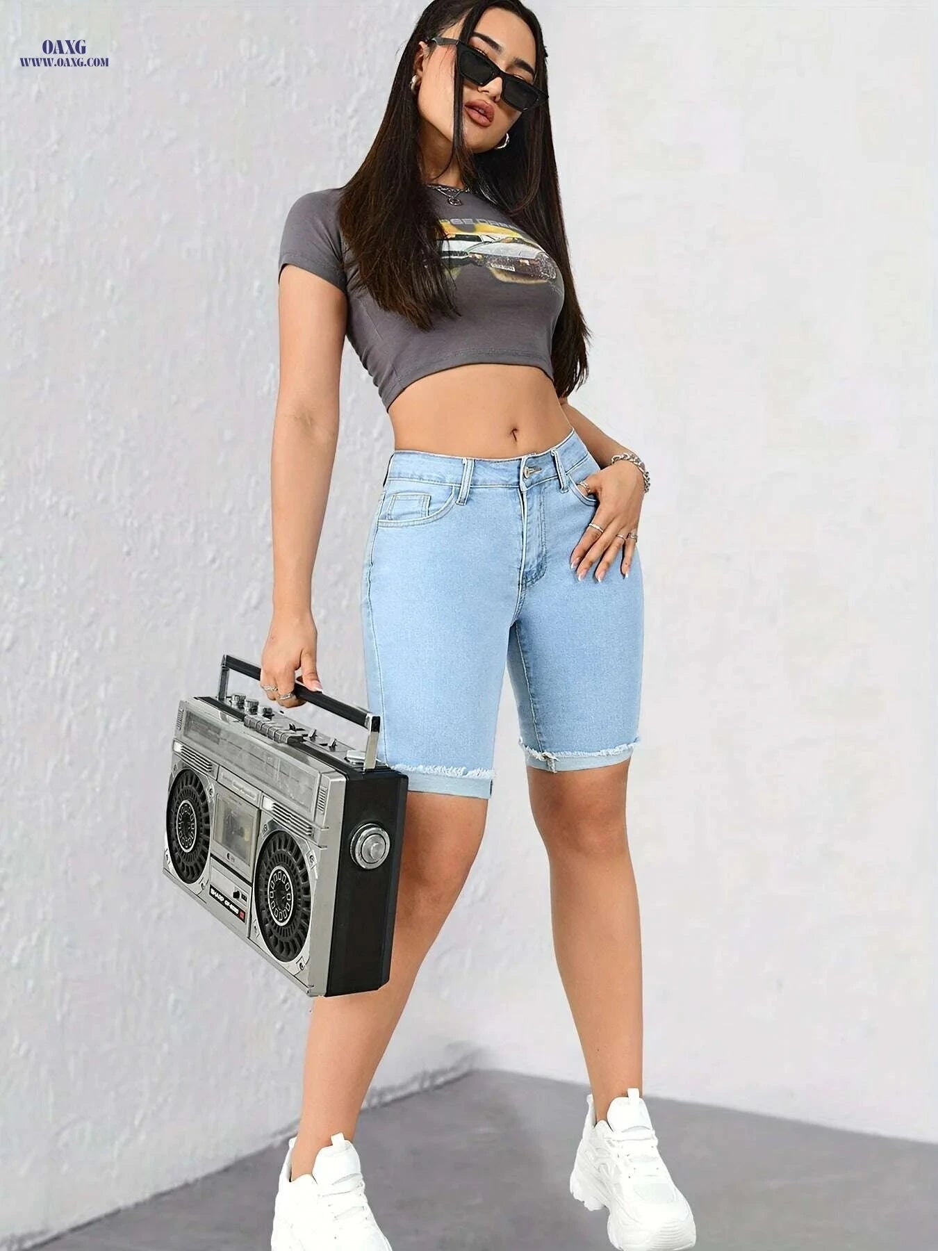 Women's High-Waisted Stretchy Denim Shorts - Faded Blue, Roll-Up Hem   OAXG 