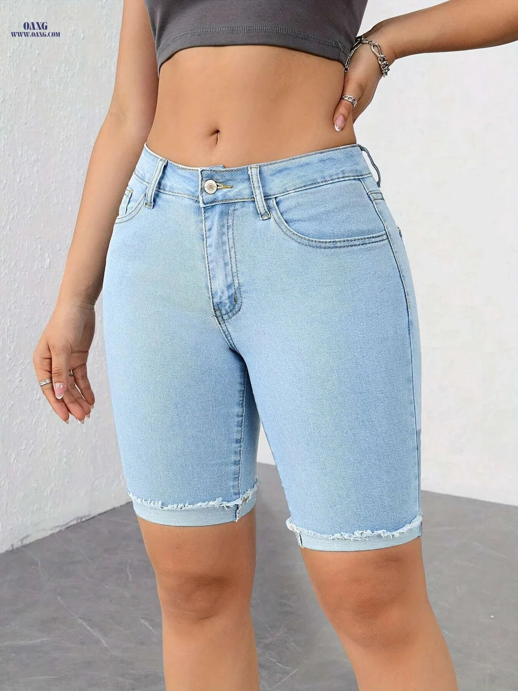 Women's High-Waisted Stretchy Denim Shorts - Faded Blue, Roll-Up Hem   OAXG 