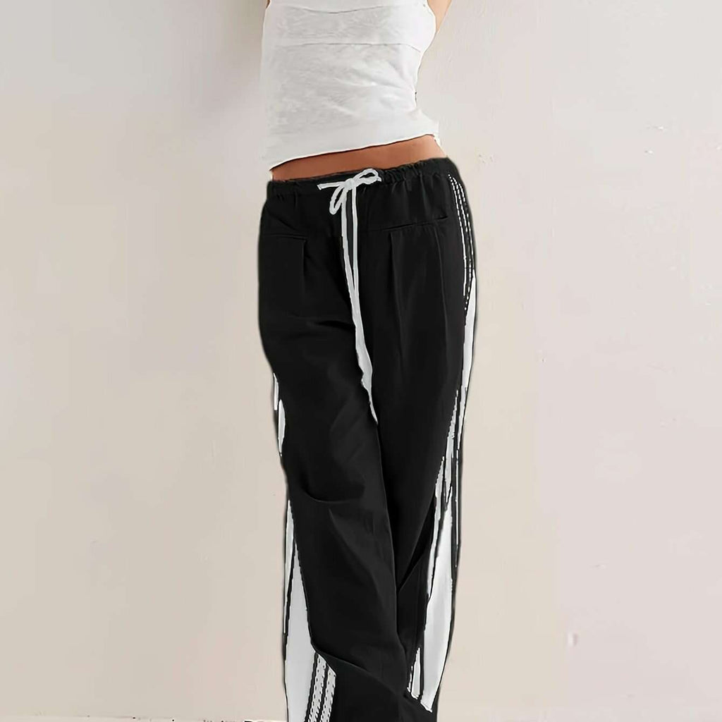 Women's High-Waisted Wide Leg Sweatpants - Pockets & Stripe Detail   OAXG 
