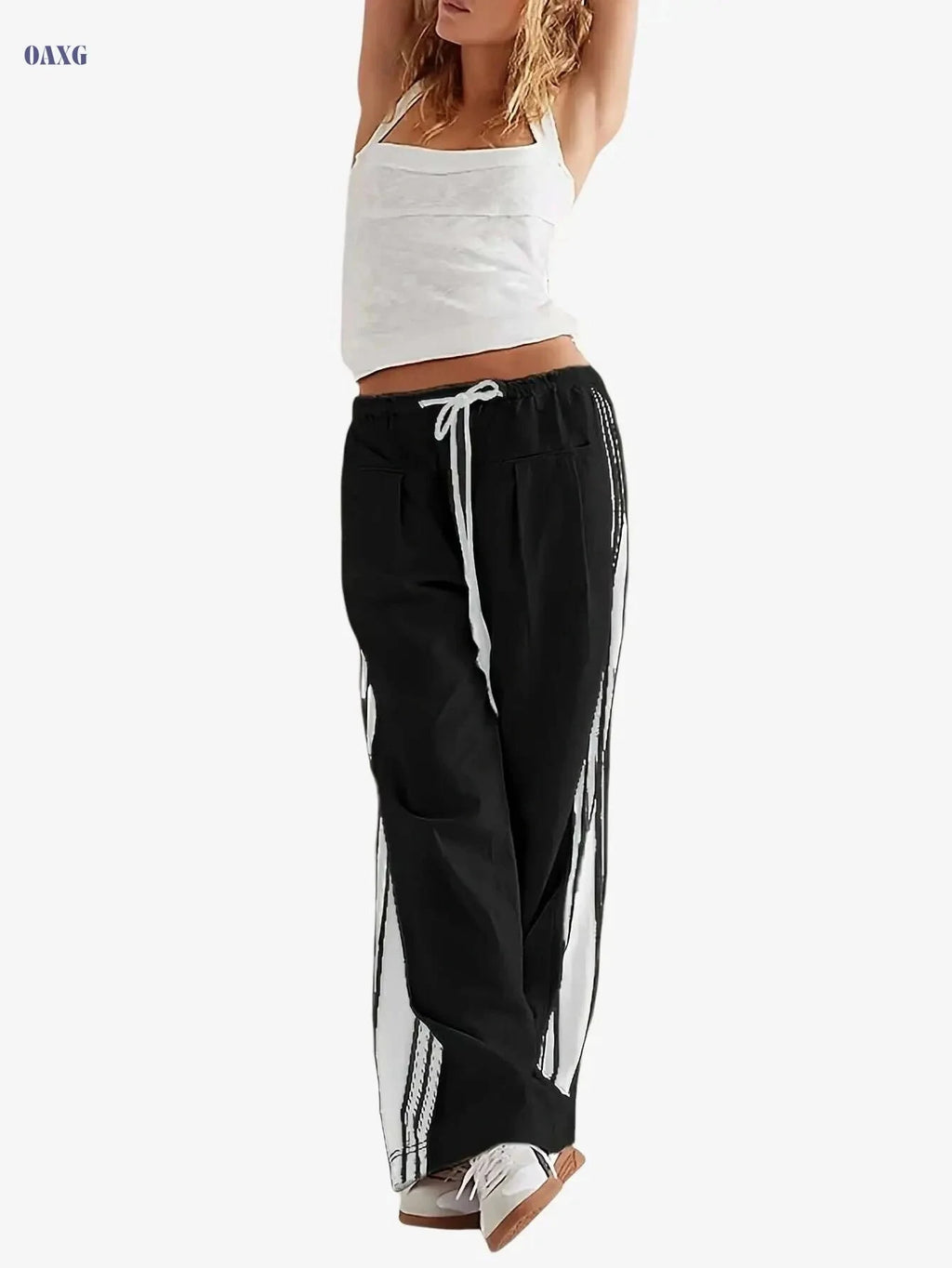 Women's High-Waisted Wide Leg Sweatpants - Pockets & Stripe Detail   OAXG 