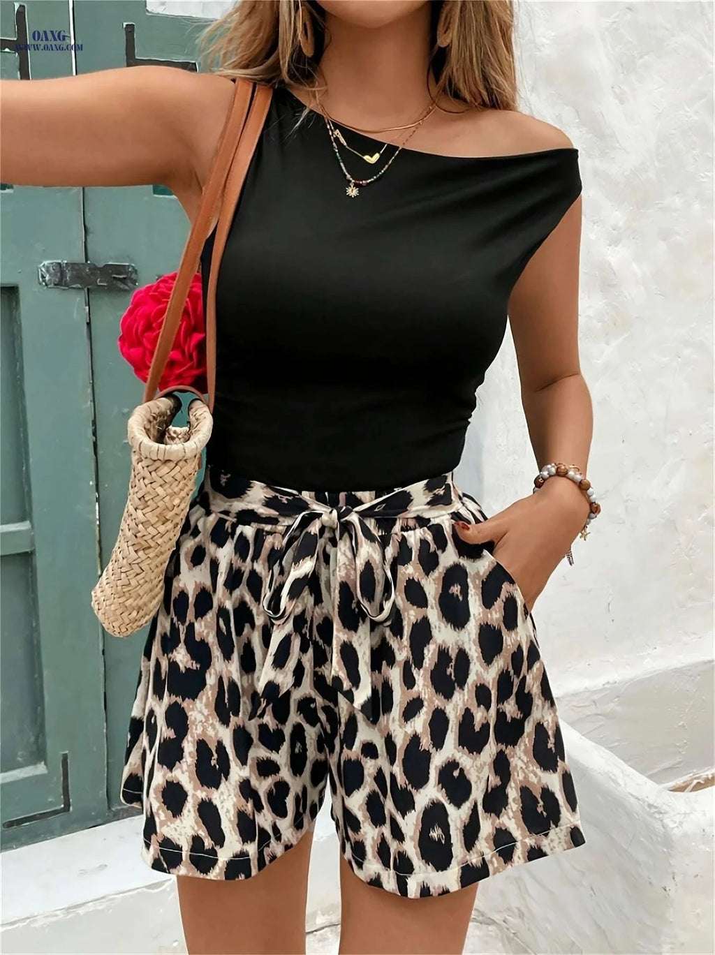 Women's Leopard Print Wide Shorts - Tie-Waist, Pockets, Elegant Style   OAXG 