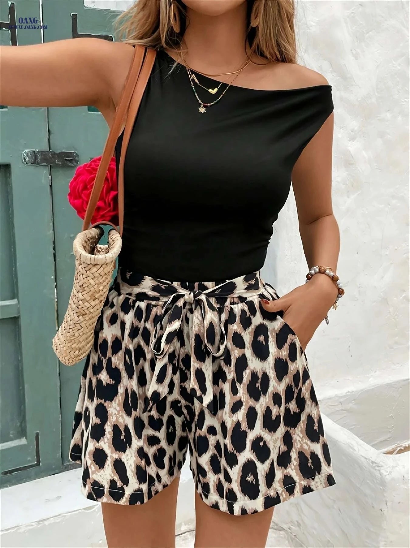 Women's Leopard Print Wide Shorts - Tie-Waist, Pockets, Elegant Style   OAXG 