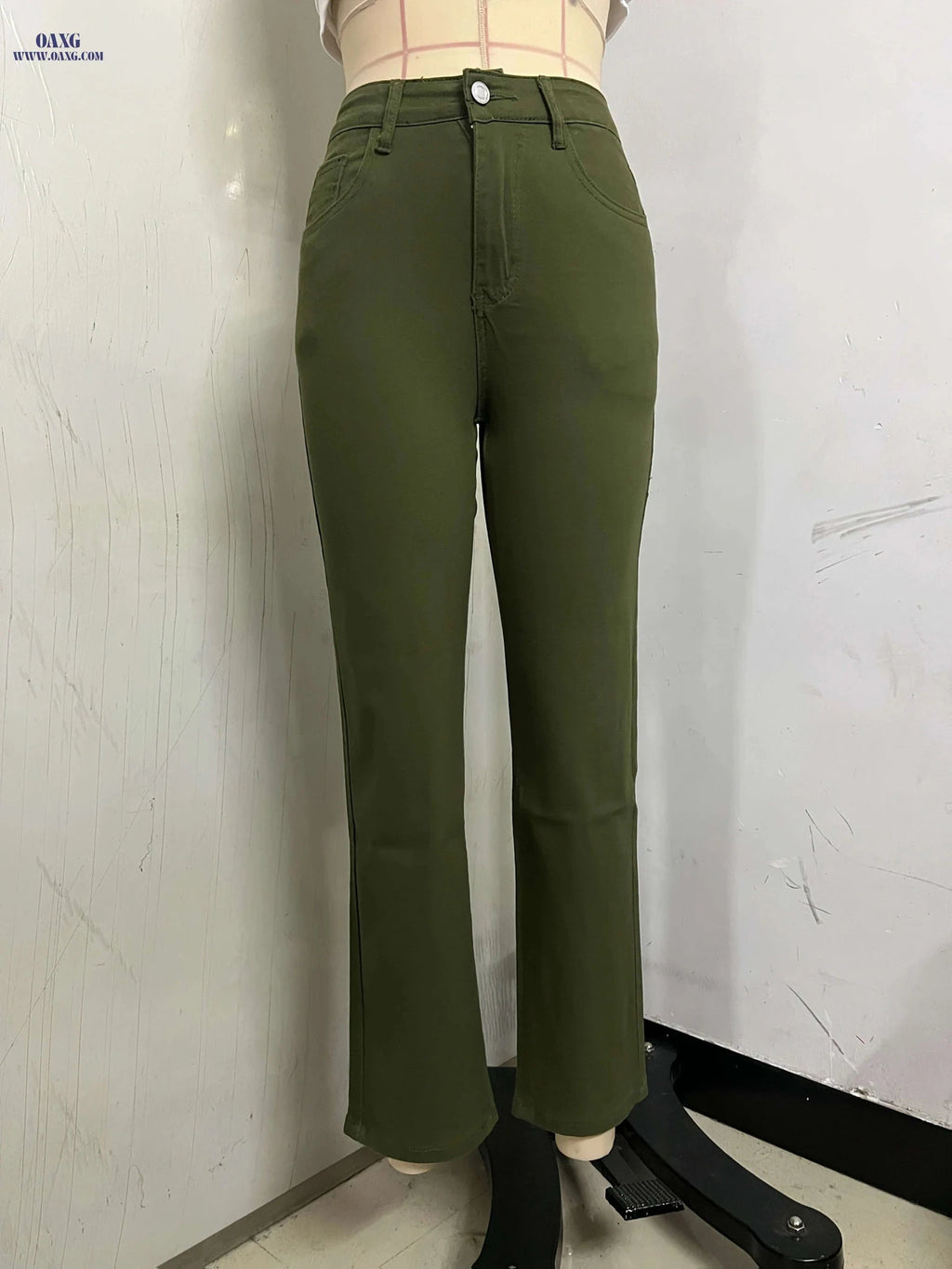 Women's Mid-High Waist Straight Leg Jeans - Slim Fit Solid White   OAXG 
