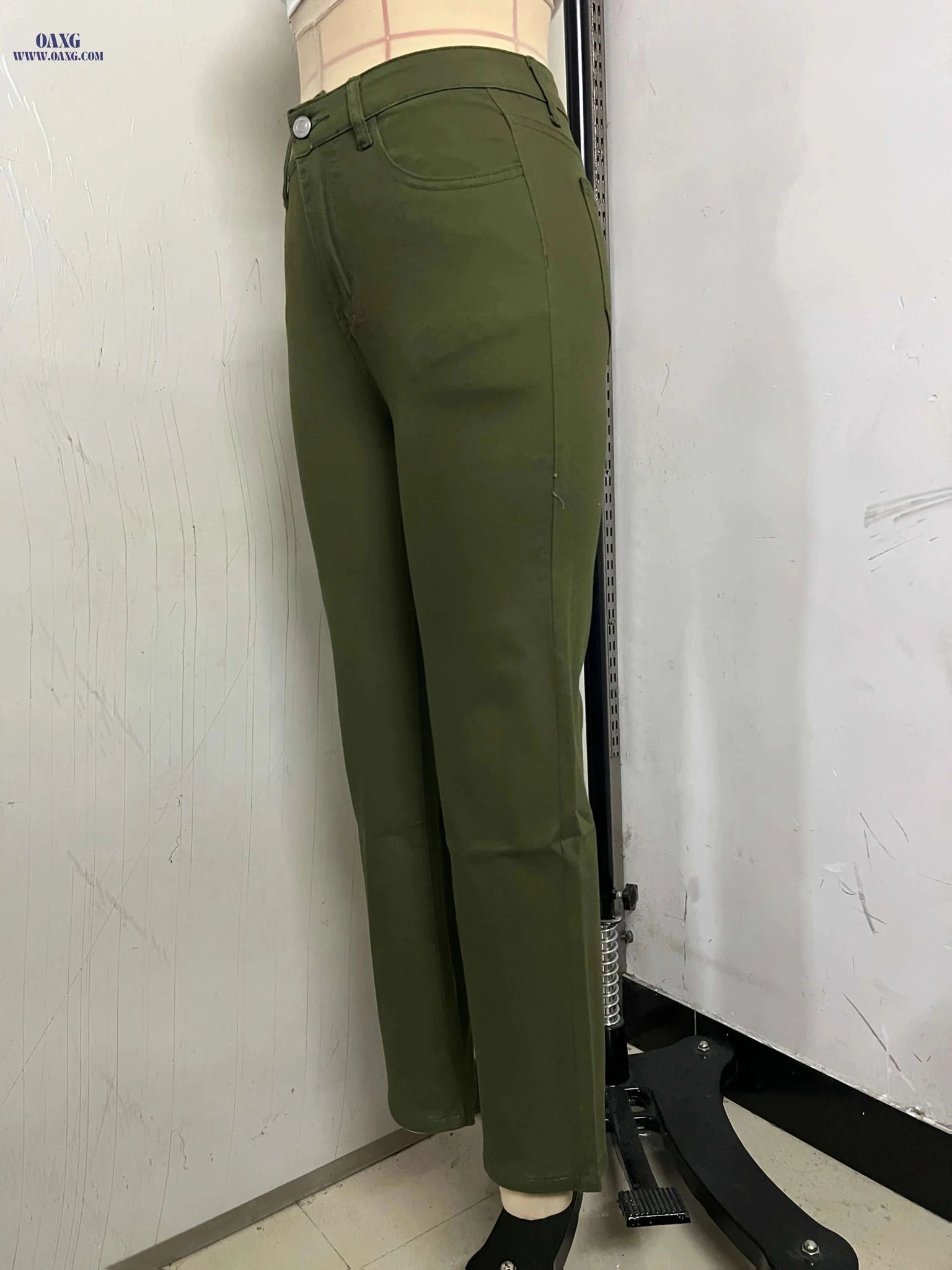 Women's Mid-High Waist Straight Leg Jeans - Slim Fit Solid White   OAXG Khaki / S