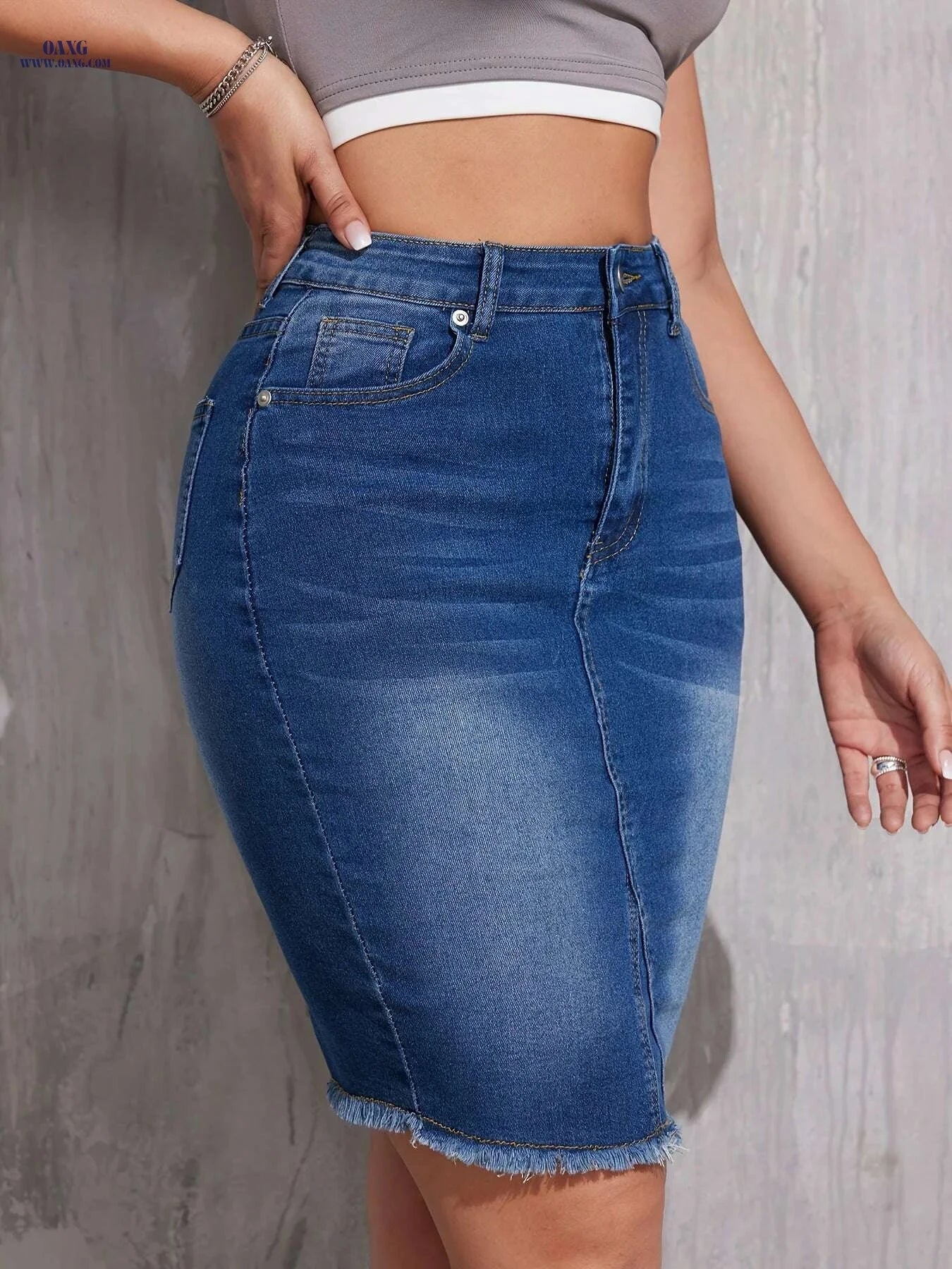 Women's Mid-Rise Denim Midi Skirt - Slim A-Line Frayed Hem   OAXG Medium Blue / S