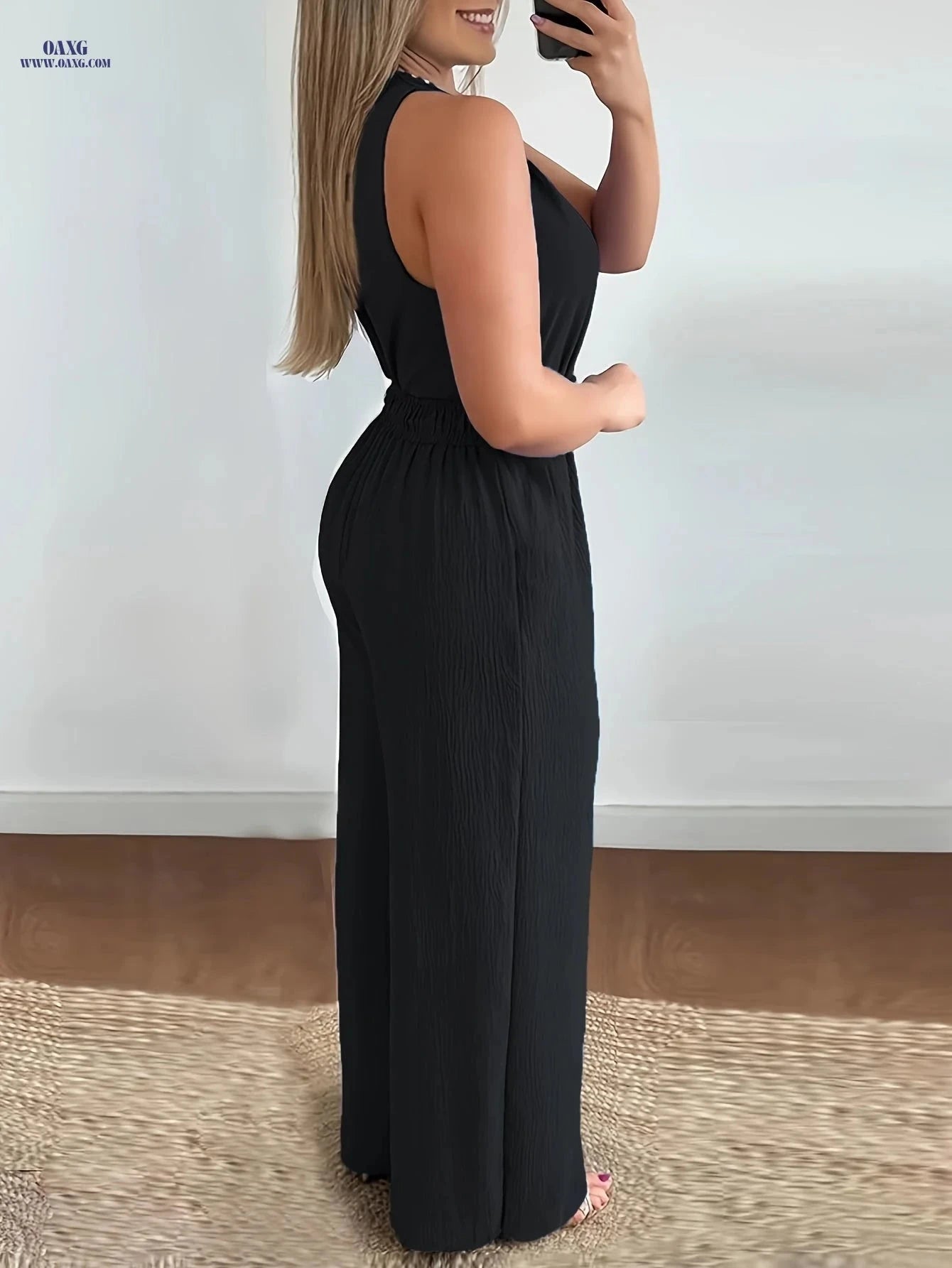 Women's Sleeveless V-Neck Jumpsuit - Solid Color with Belt   OAXG 