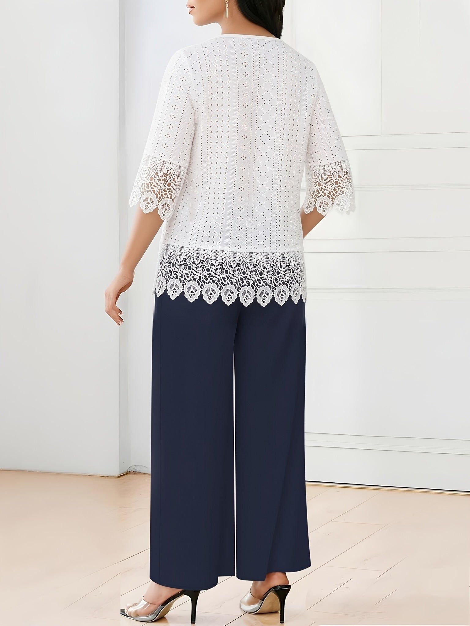 Women'S Stylish Textured Jacquard Lace Patchwork Three-Quarter Sleeve Top   OAXG White / S
