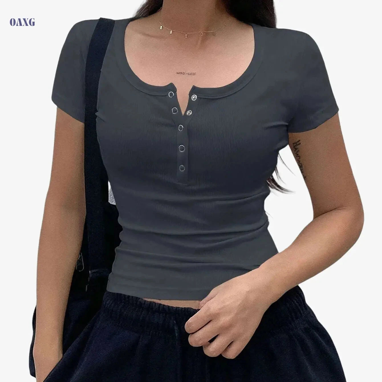Women’s Summer Fitted T-Shirt - Elegant Solid Color, Short Sleeve   OAXG 