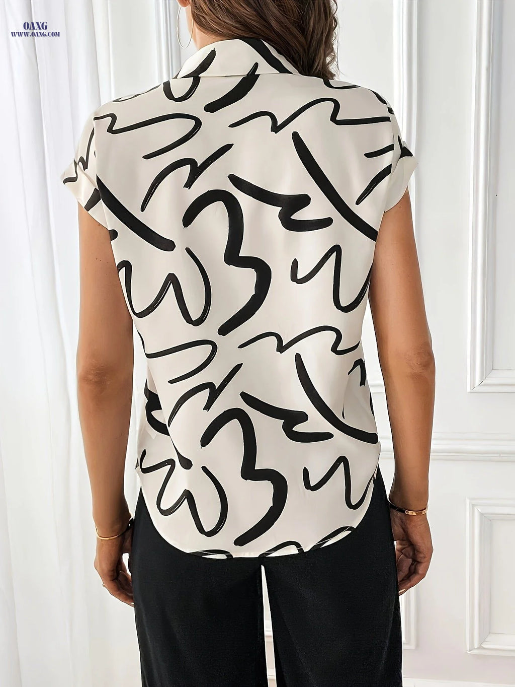 Women's Elegant Geometric Print Button-Up Shirt - Classic Collar, Machine Washable, All-Season Versatile Top for Casual & Professional Wear, Nontransparent Fabric   OAXG Black And White Color / S