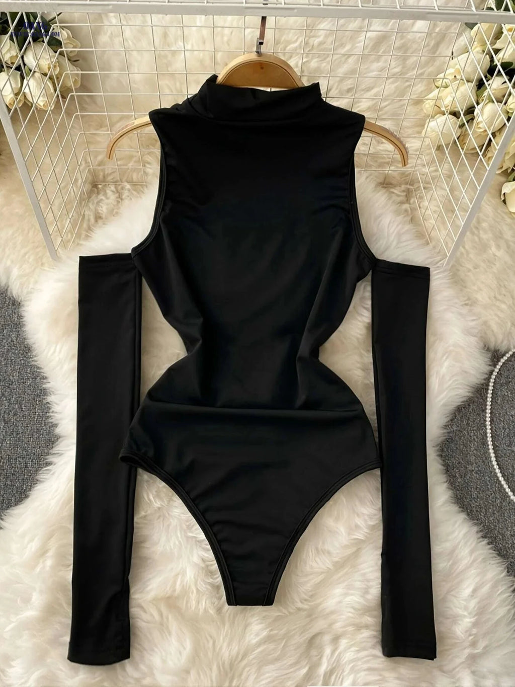 YOUNG High Neck Cut-Out Bodysuit - Lightweight Knitwear for Spring/Fall   OAXG 