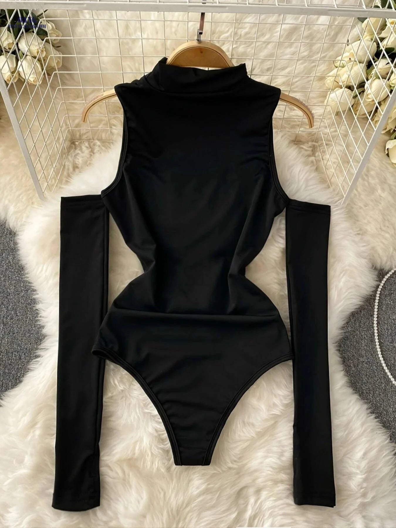 YOUNG High Neck Cut-Out Bodysuit - Lightweight Knitwear for Spring/Fall   OAXG 
