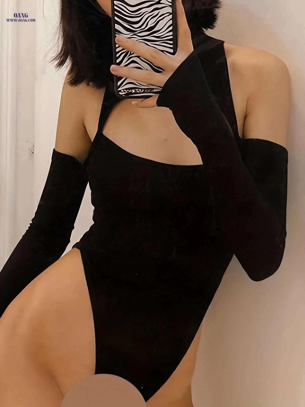 YOUNG High Neck Cut-Out Bodysuit - Lightweight Knitwear for Spring/Fall   OAXG 